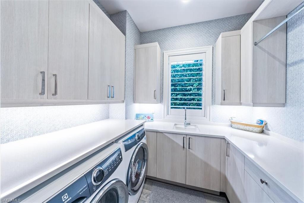 PARK SHORE - Residential