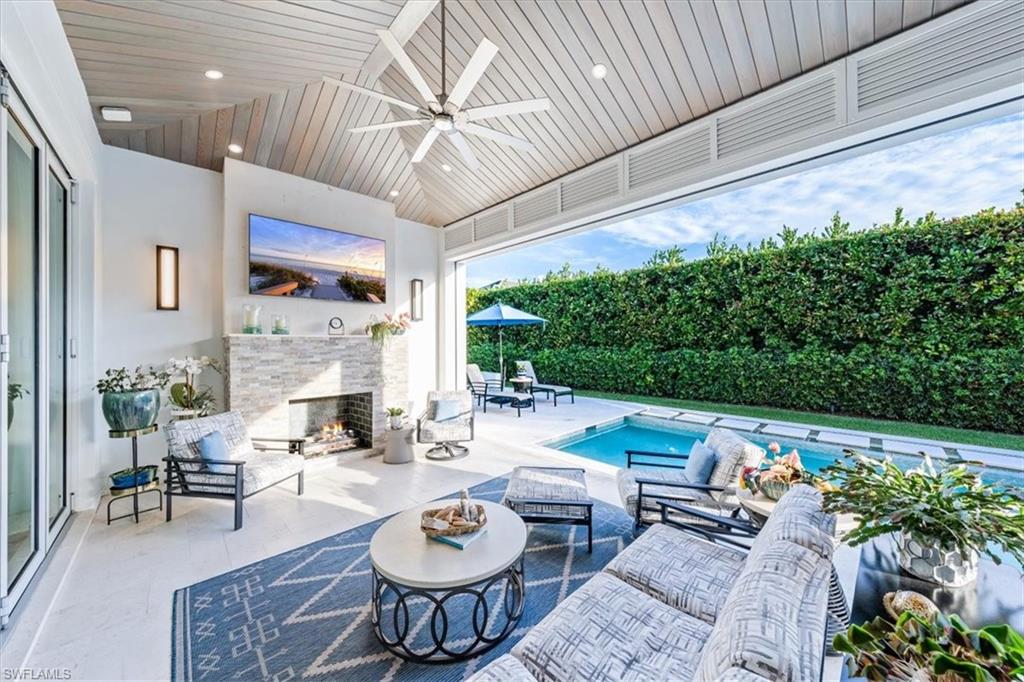 PARK SHORE - Residential