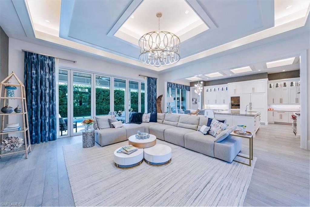 PARK SHORE - Residential