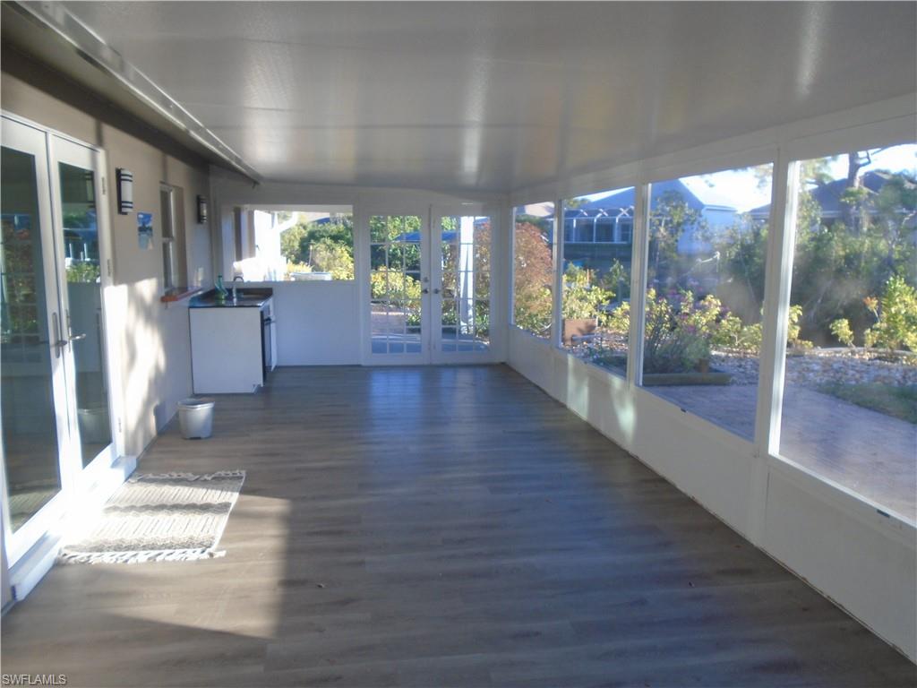 SUBURBAN PARK - Residential Lease