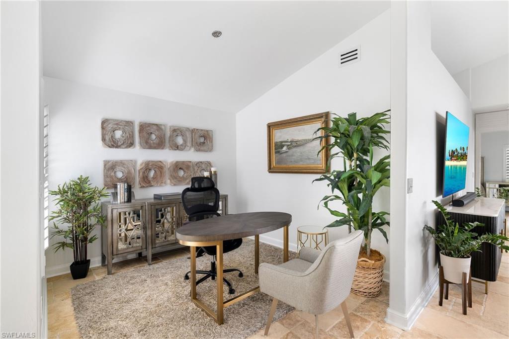 LONGSHORE LAKE - Residential