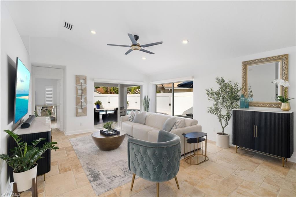 LONGSHORE LAKE - Residential