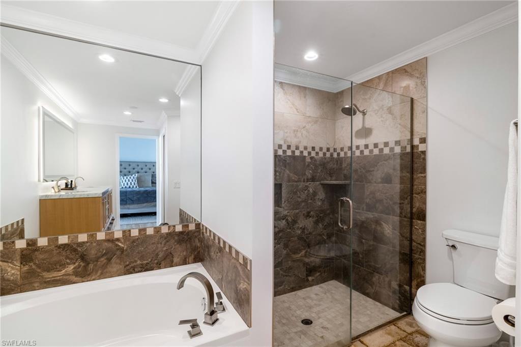 LONGSHORE LAKE - Residential