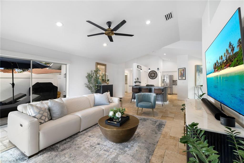 LONGSHORE LAKE - Residential