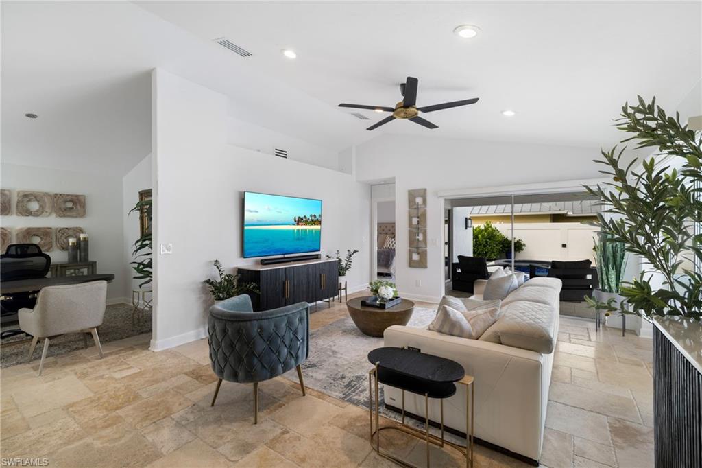 LONGSHORE LAKE - Residential