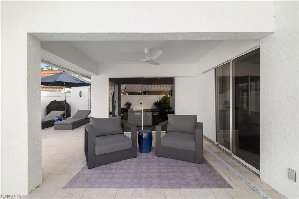 LONGSHORE LAKE - Residential