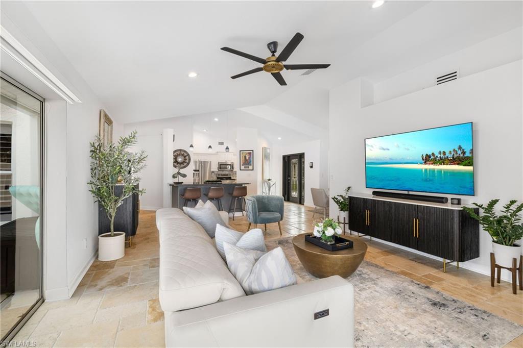 LONGSHORE LAKE - Residential