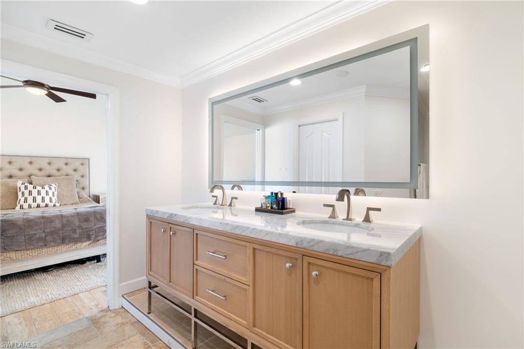 LONGSHORE LAKE - Residential