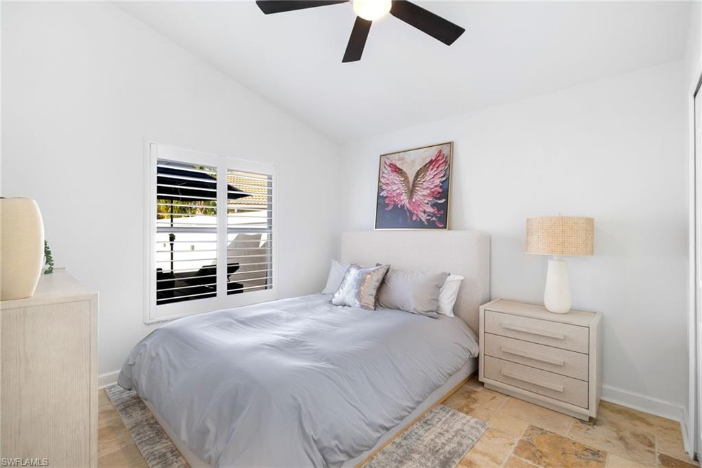 LONGSHORE LAKE - Residential