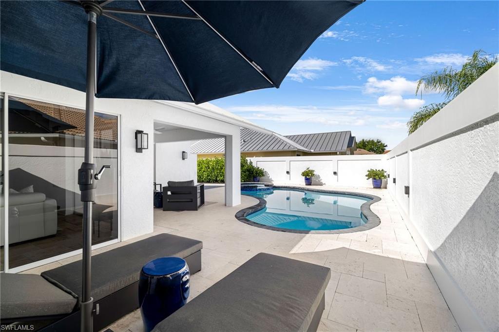 LONGSHORE LAKE - Residential