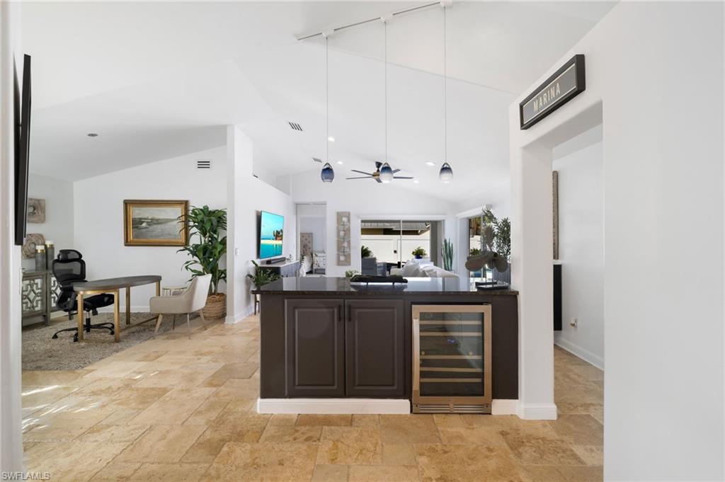 LONGSHORE LAKE - Residential