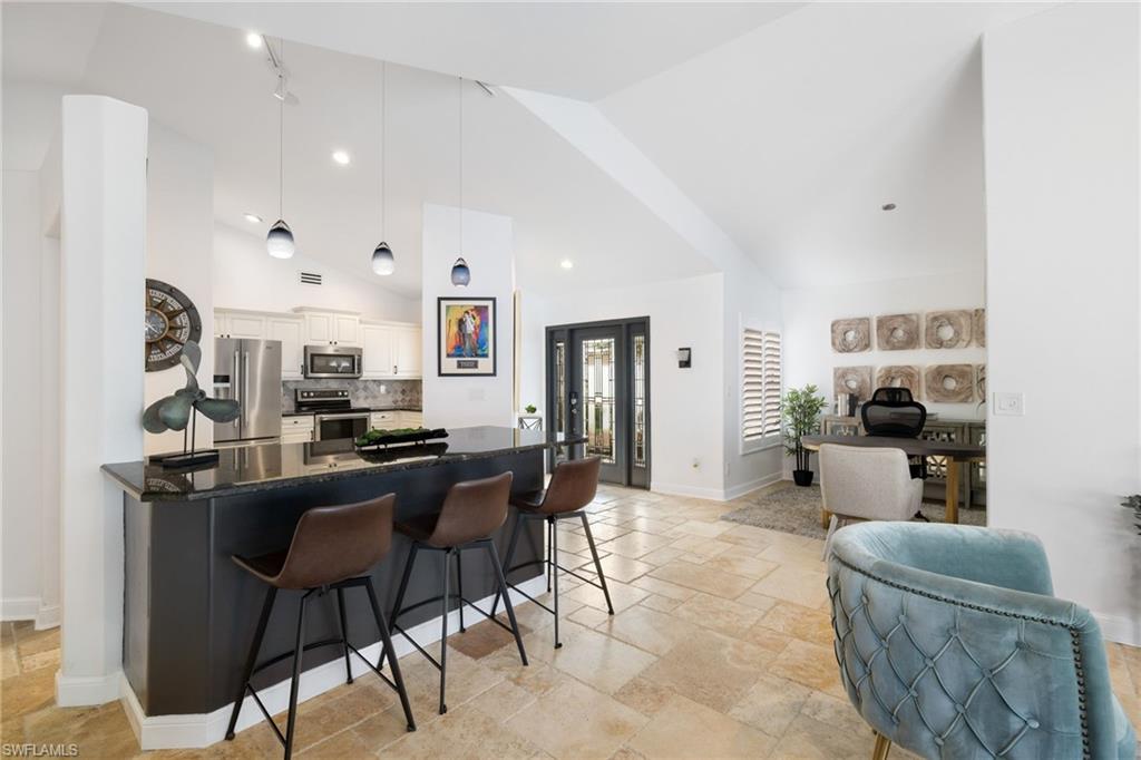 LONGSHORE LAKE - Residential