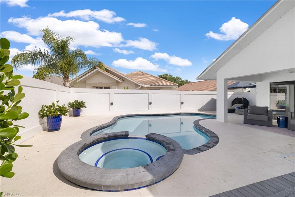 LONGSHORE LAKE - Residential