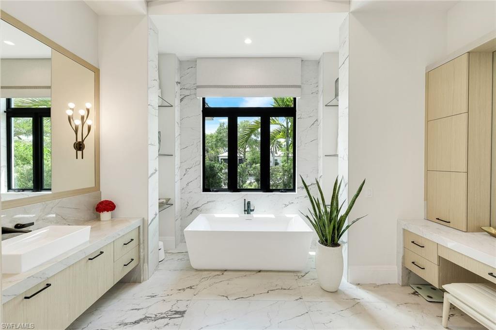 PARK SHORE - Residential