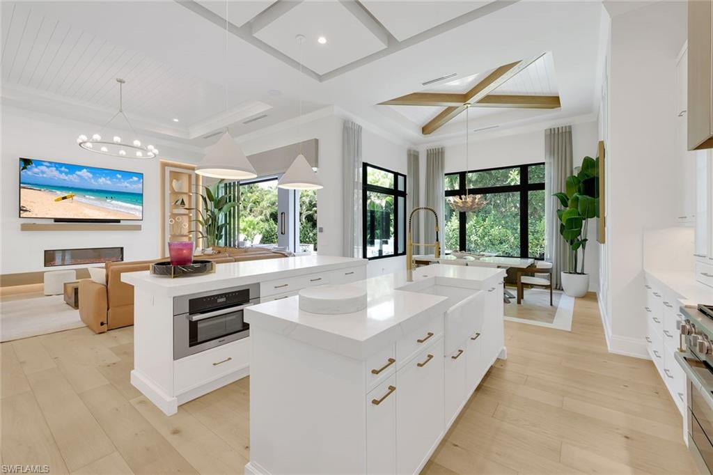 PARK SHORE - Residential