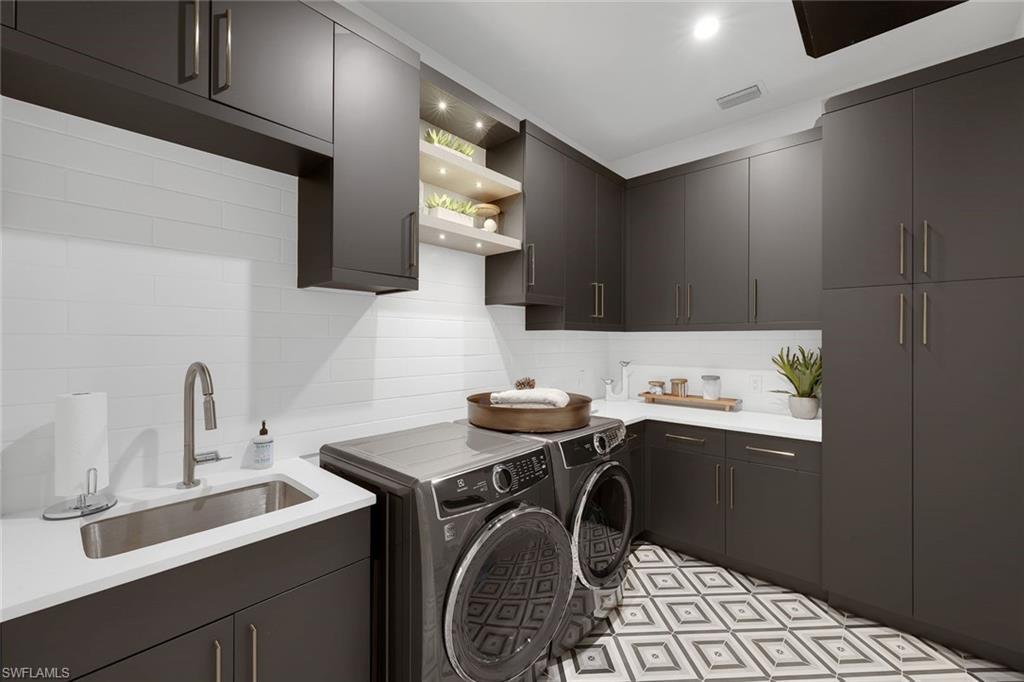 PARK SHORE - Residential