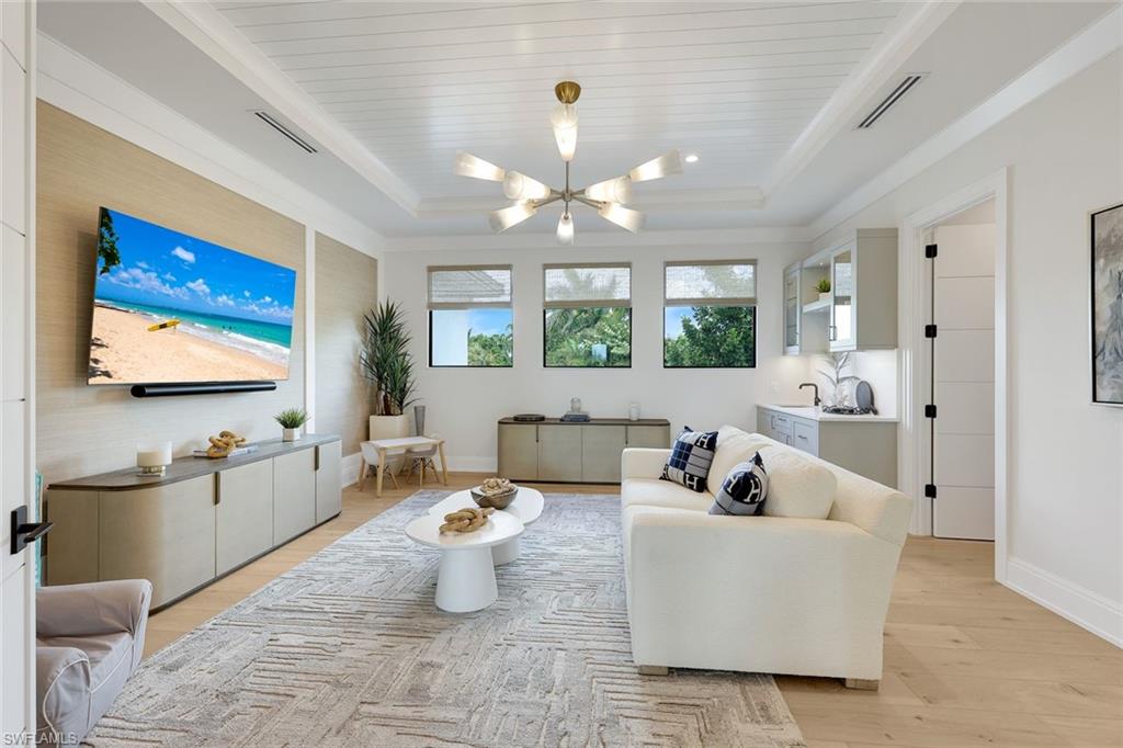 PARK SHORE - Residential