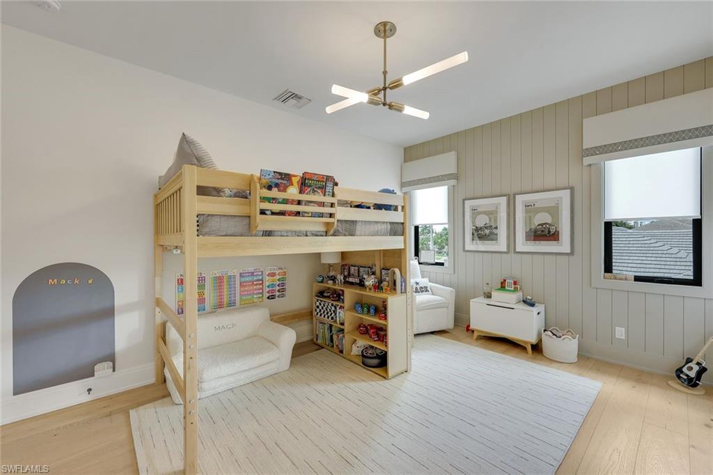 PARK SHORE - Residential