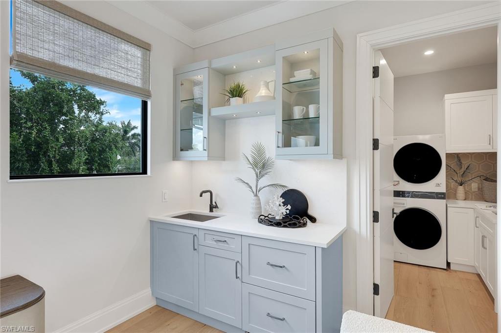 PARK SHORE - Residential