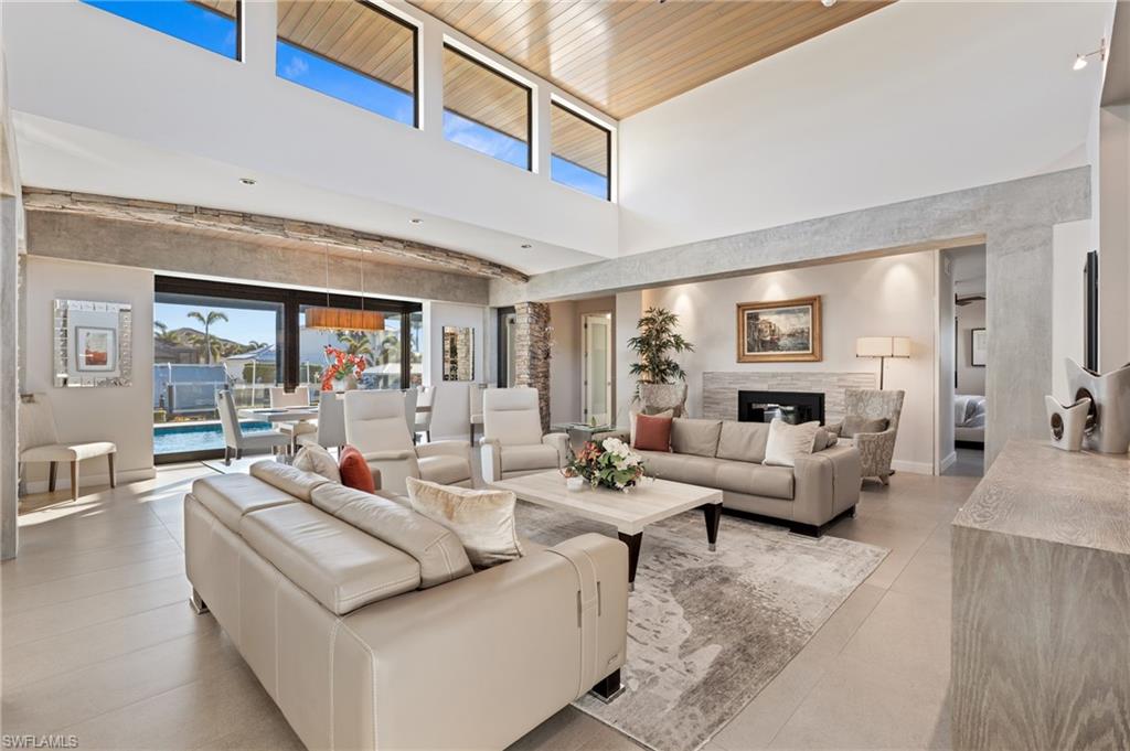 821 Magnolia CT