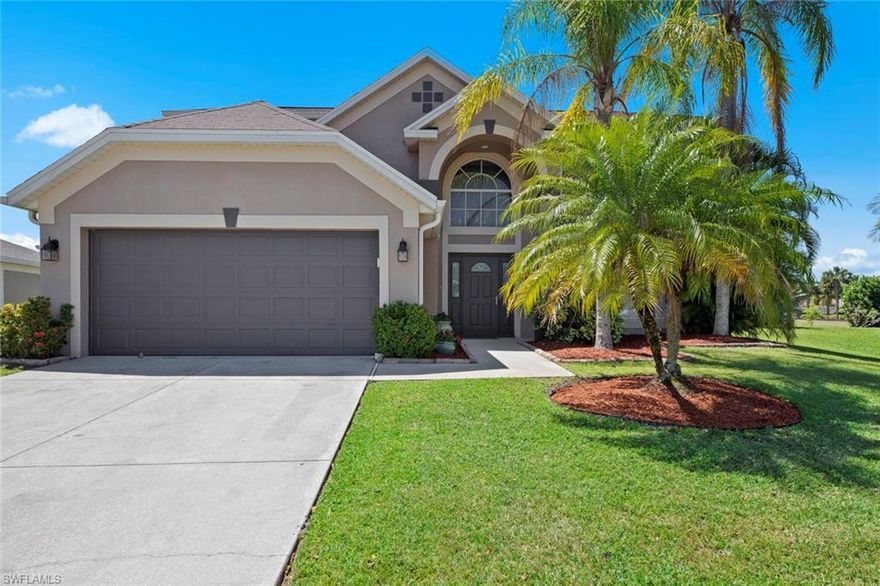 SELLER OFFERING $5,000 towards interest rate buy down or closing costs !!  Welcome Home! Gorgeous updated lakefront home with almost 2,400 square feet of living space, 4 bedrooms, 2.5 bathrooms, large kitchen with quartz countertops and a spacious family room.  The master suite has vaulted ceilings, lake views, walk-in closet; along with an updated master bath that has a fully tiled walk-in shower including beautiful glass tile border & built-in shelves. The screened in lanai overlooks an oversized backyard & beautiful lake views!  Gateway features a community pool, parks, volleyball courts, basketball court, soccer fields, dog park, 15 miles of bike and jogging paths, and private memberships available at the Gateway Golf Club.
  Call today to schedule your private showing! You don't want to miss this!