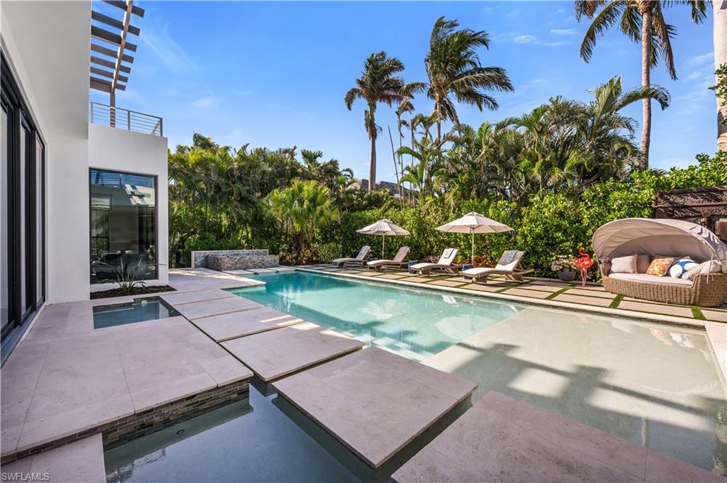 PARK SHORE - Residential