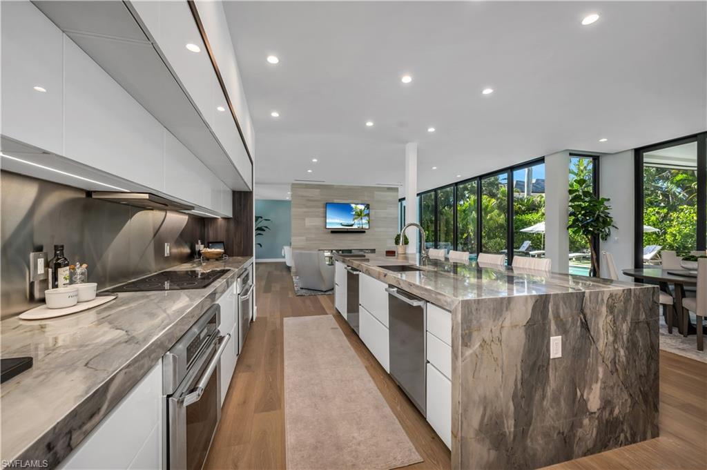 PARK SHORE - Residential