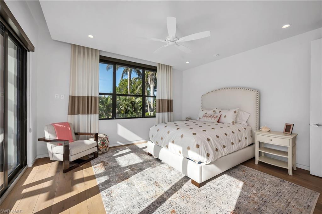 PARK SHORE - Residential