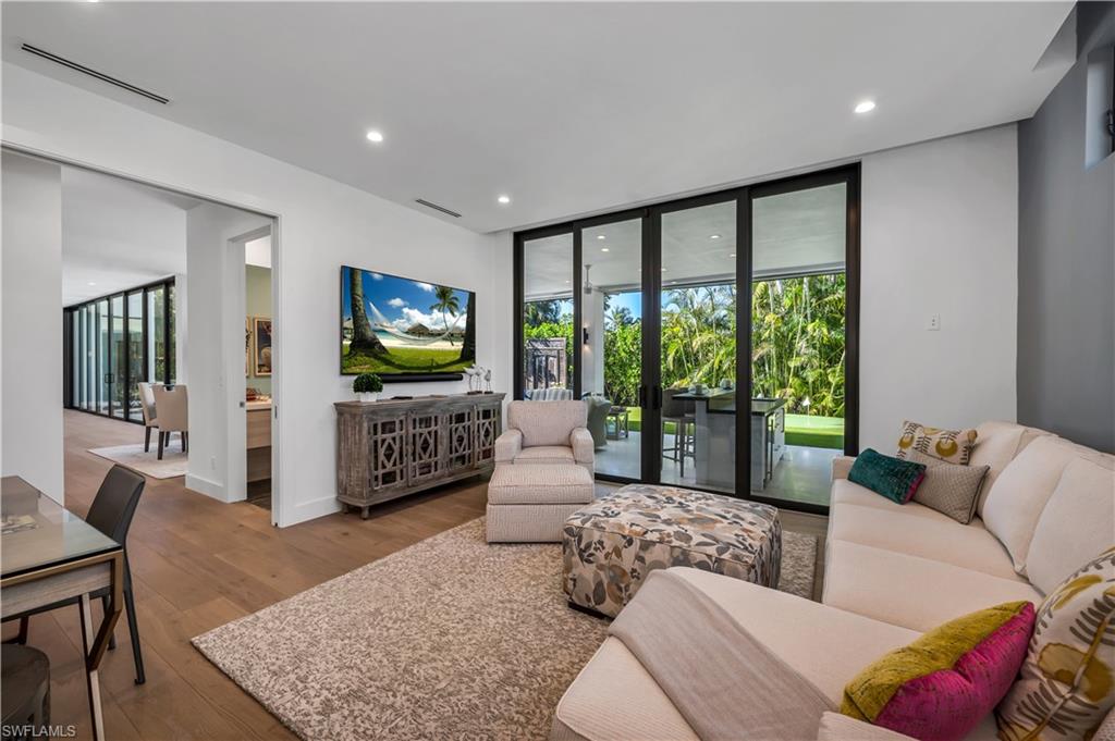 PARK SHORE - Residential