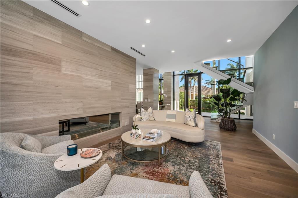 PARK SHORE - Residential