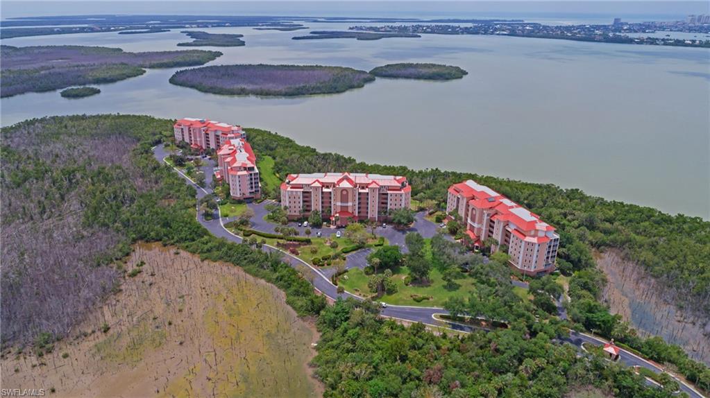 VINTAGE BAY - Residential