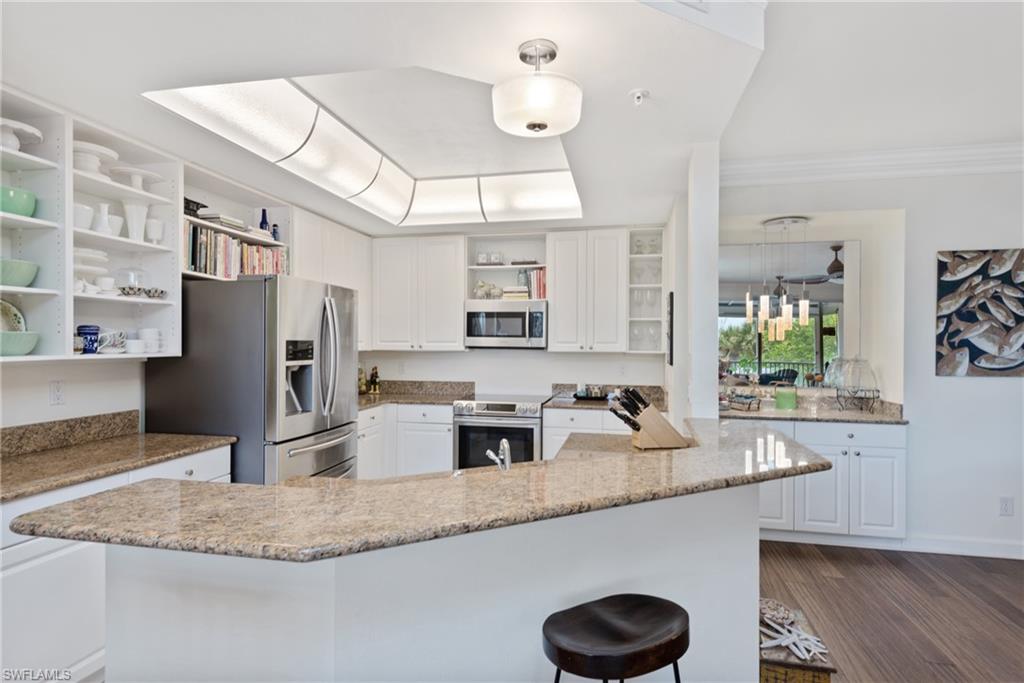 VINTAGE BAY - Residential