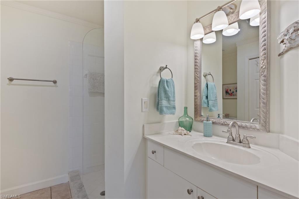 VINTAGE BAY - Residential