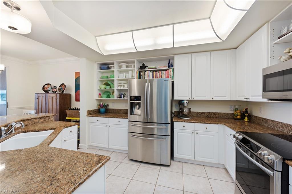 VINTAGE BAY - Residential