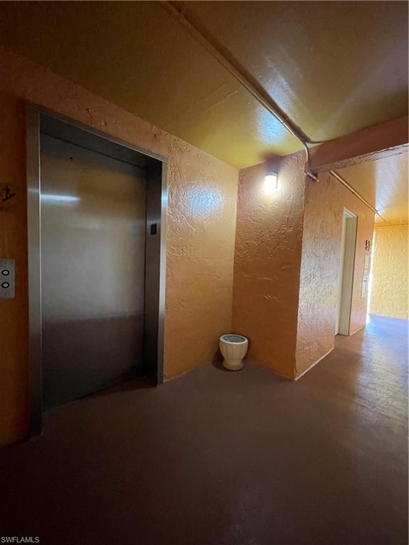 TOWERS CONDO - Residential