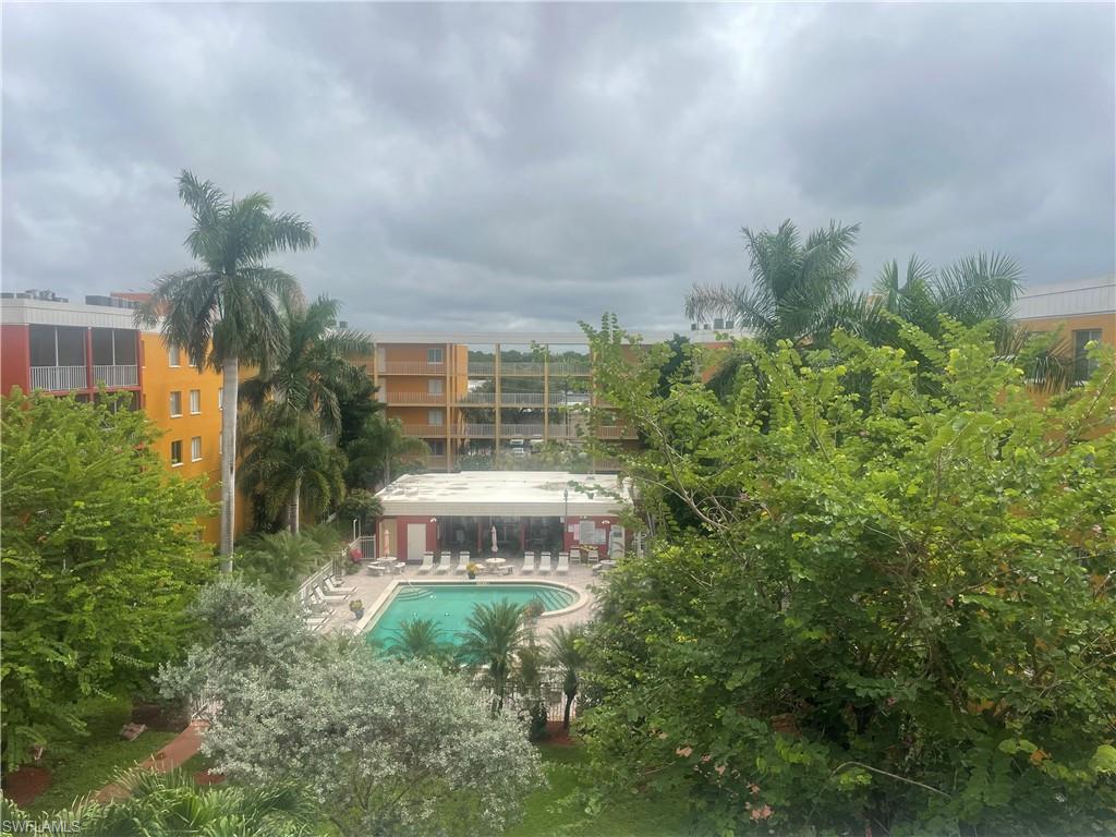 TOWERS CONDO - Residential