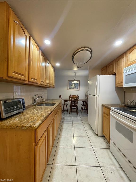 TOWERS CONDO - Residential