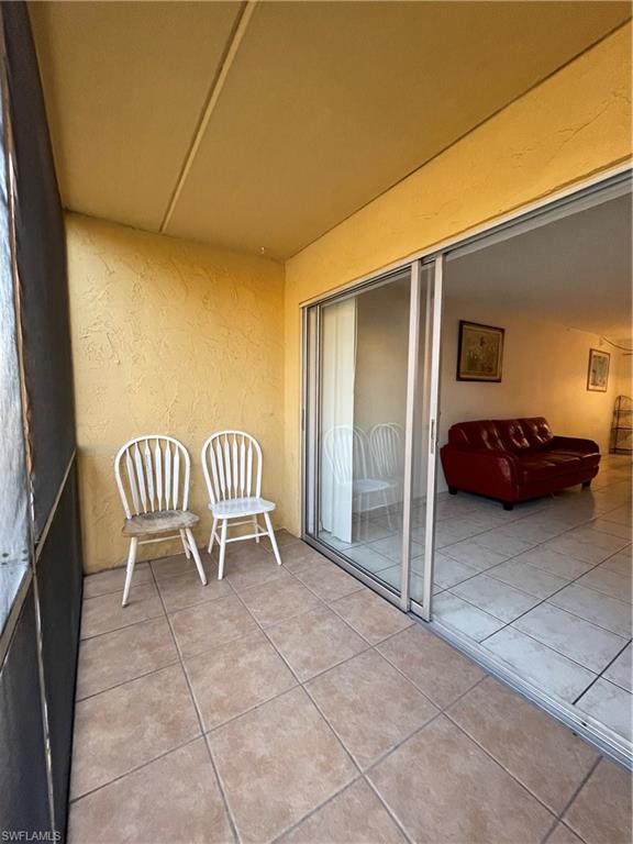 TOWERS CONDO - Residential