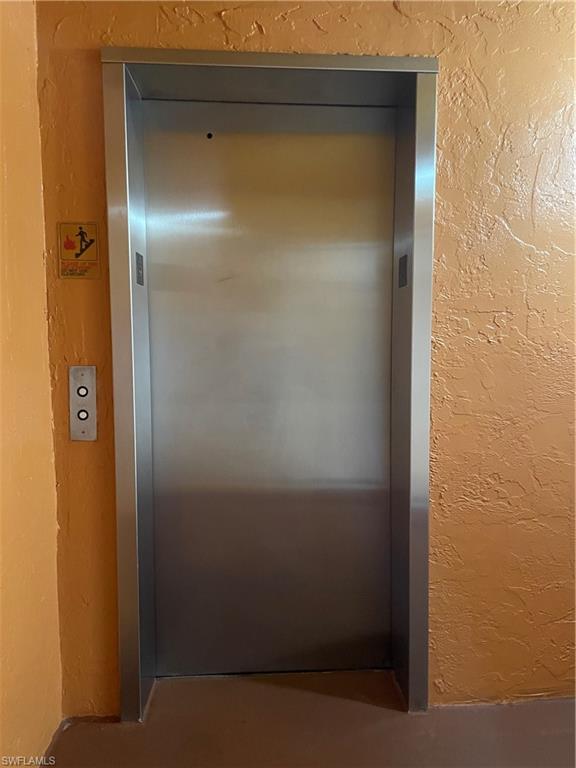 TOWERS CONDO - Residential