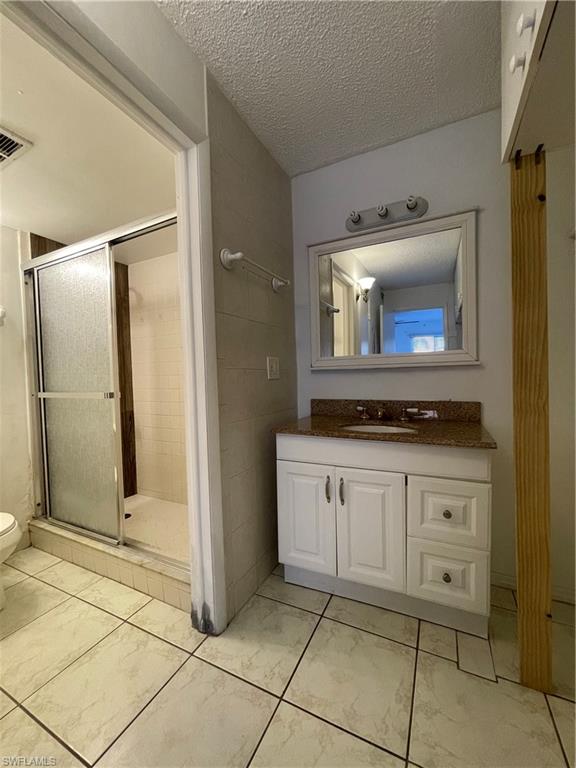 TOWERS CONDO - Residential