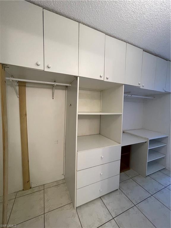 TOWERS CONDO - Residential