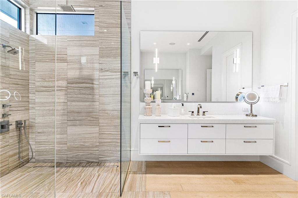 ROYAL HARBOR - Residential