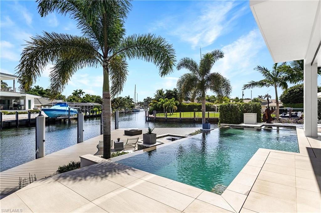 ROYAL HARBOR - Residential