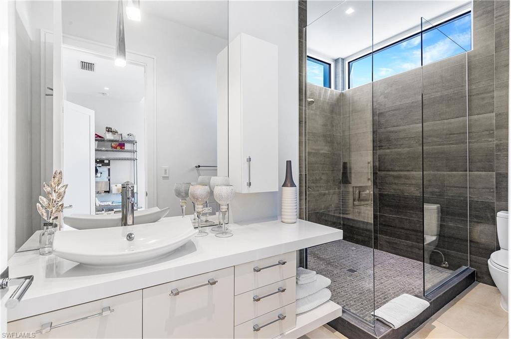 ROYAL HARBOR - Residential