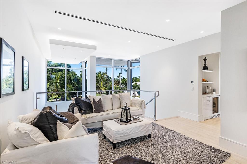 ROYAL HARBOR - Residential