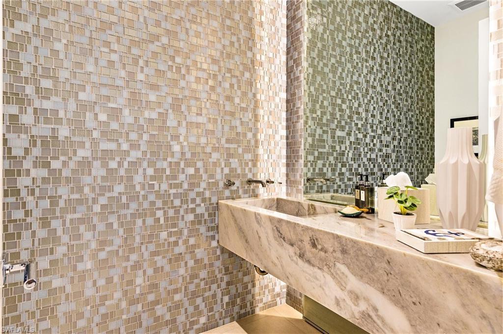 ROYAL HARBOR - Residential