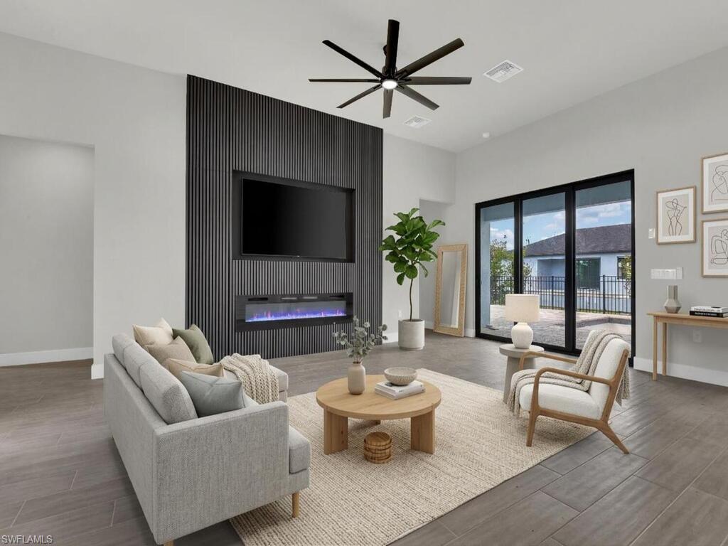 CAPE CORAL - Residential