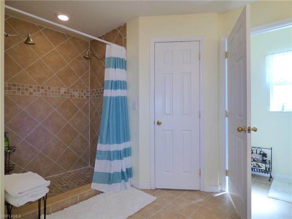 GATOR CIRCLE - Residential