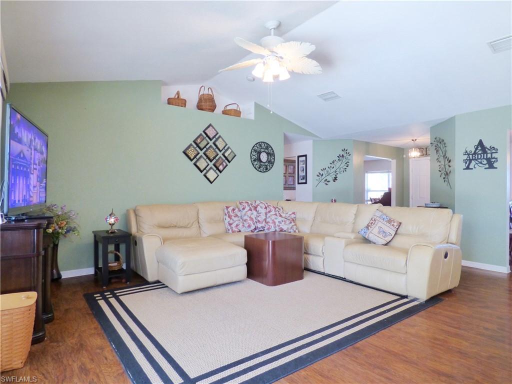 GATOR CIRCLE - Residential