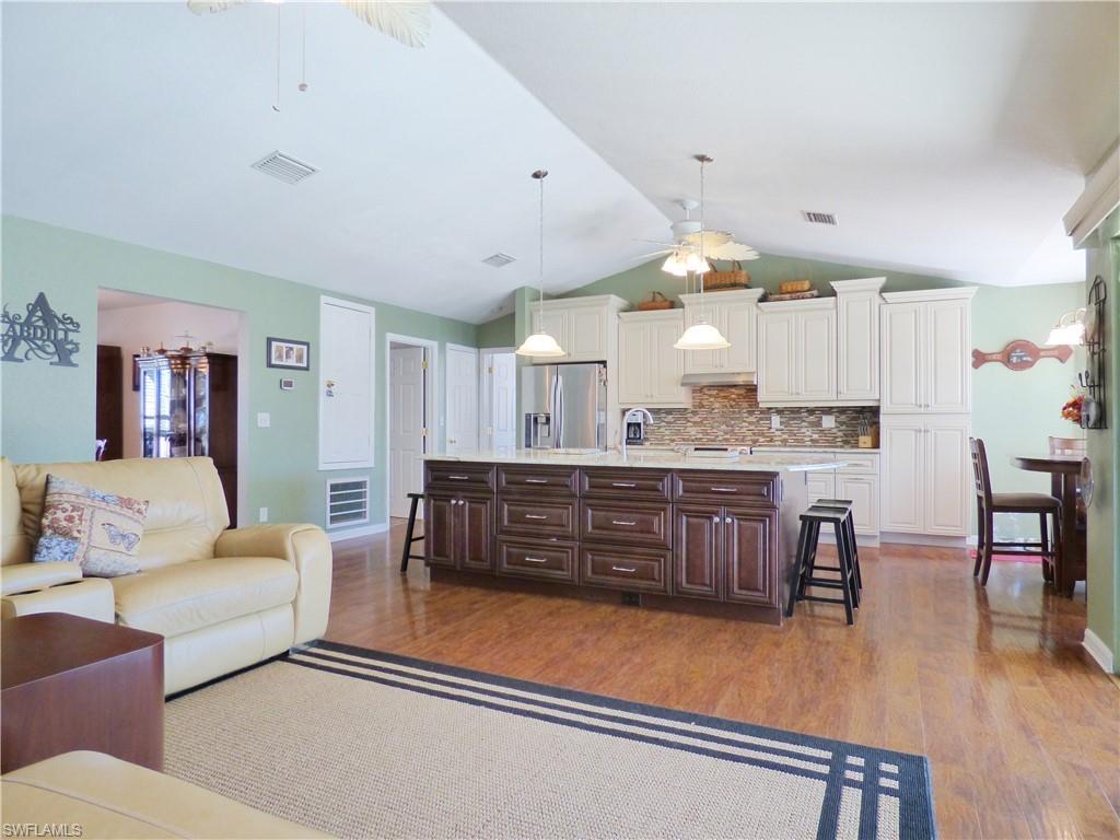 GATOR CIRCLE - Residential